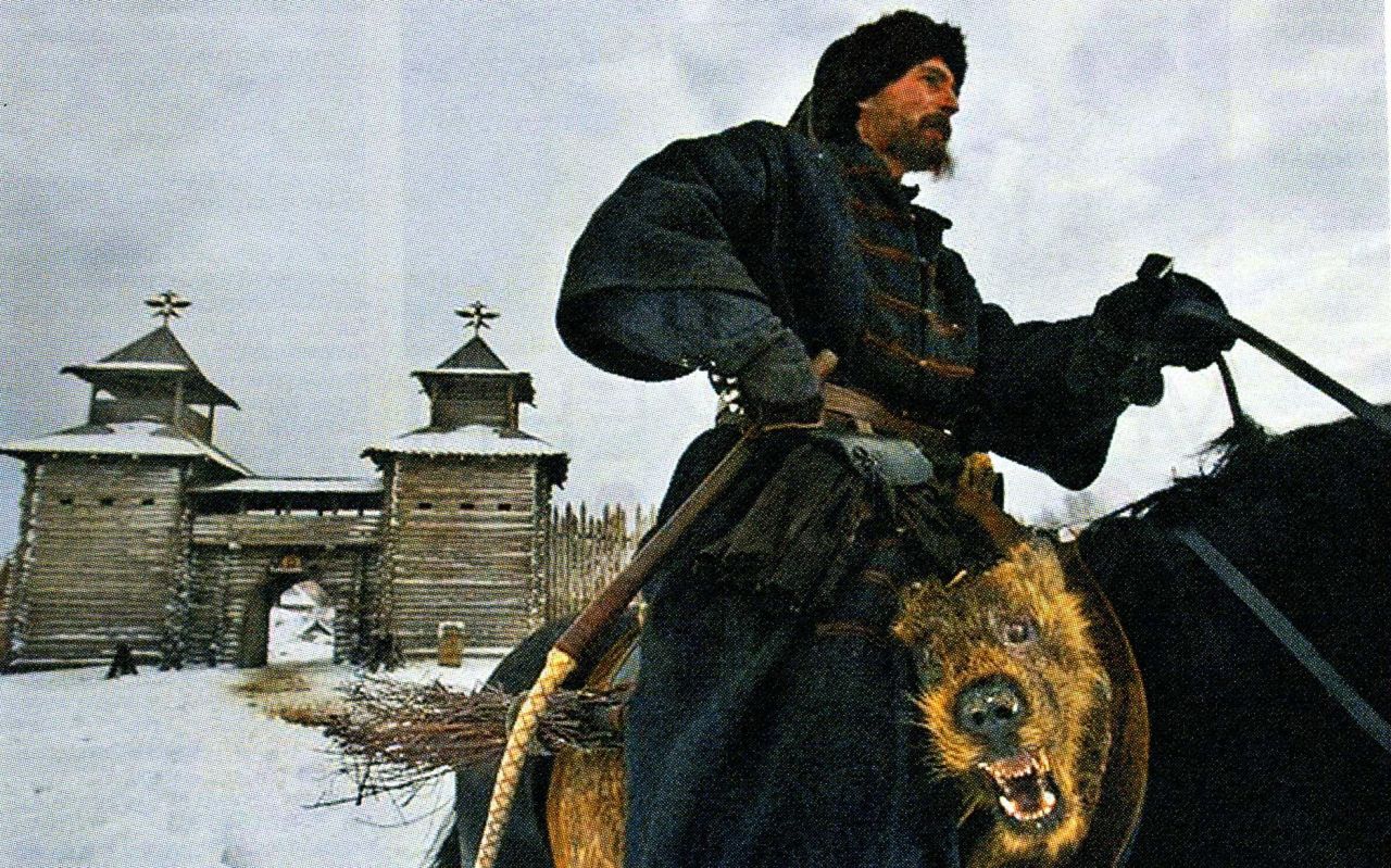 Μια Oprichnik (Ρωσικά: опричник, πληθυντικό Oprichniki) ήταν μέλος μιας οργάνωσης που ιδρύθηκε από τον τσάρο Ιβάν τον Τρομερό να κυβερνήσει τη διαίρεση της Ρωσίας γνωστή ως οπρίτσνινα (1565-1572).  Η Oprichniki ήταν υπεύθυνος για την καταστολή των ...