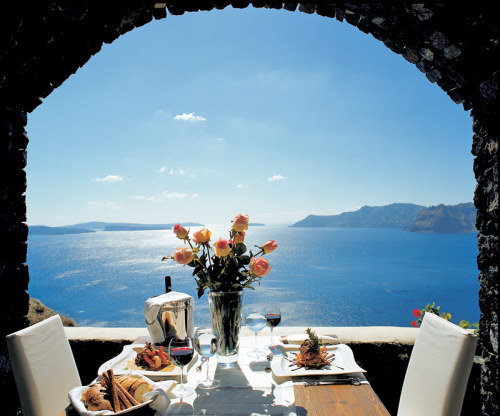 greek-highlights:
“  Lunch in the Greek islands with a view of Aegean sea!
”