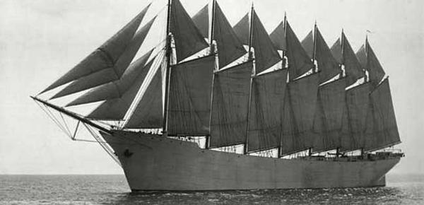 templarsecretweapon:

Have you guys seen a seven masted schooner yet?