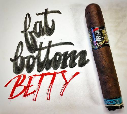 Just arrived in the lounge, the Drew Estate Fat Bottom Betty, is a fantastic smoke, super aromatic and great for a relaxing lunch! #cigar #cigars #cigarlife #cigarlounge #cigarfly #calligraphy #lettering #lefty #leftylettering #inkandcigars #cigarart...