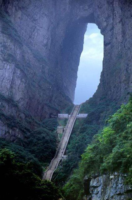 sixpenceee:
“The following is Tianmen Mountainn also known as Heaven’s Gate Mountain located in northwestern Hunan Province, China.
”