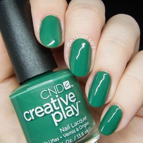@cndworld Creative Play lacquer in Happy Holly Day! 🌲