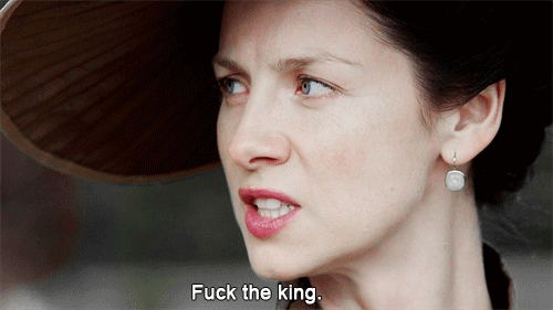 Claire insulta al rey en el 2x05 de 'Outlander'