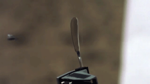mylittlebig-world-of-my-mind:

elesbreee:

sixpenceee:

1911 Pistol vs. Butter knife. Wow I was not expecting that! (Source)


Cut like butter

Holyshit I take back everything I said about butter knives