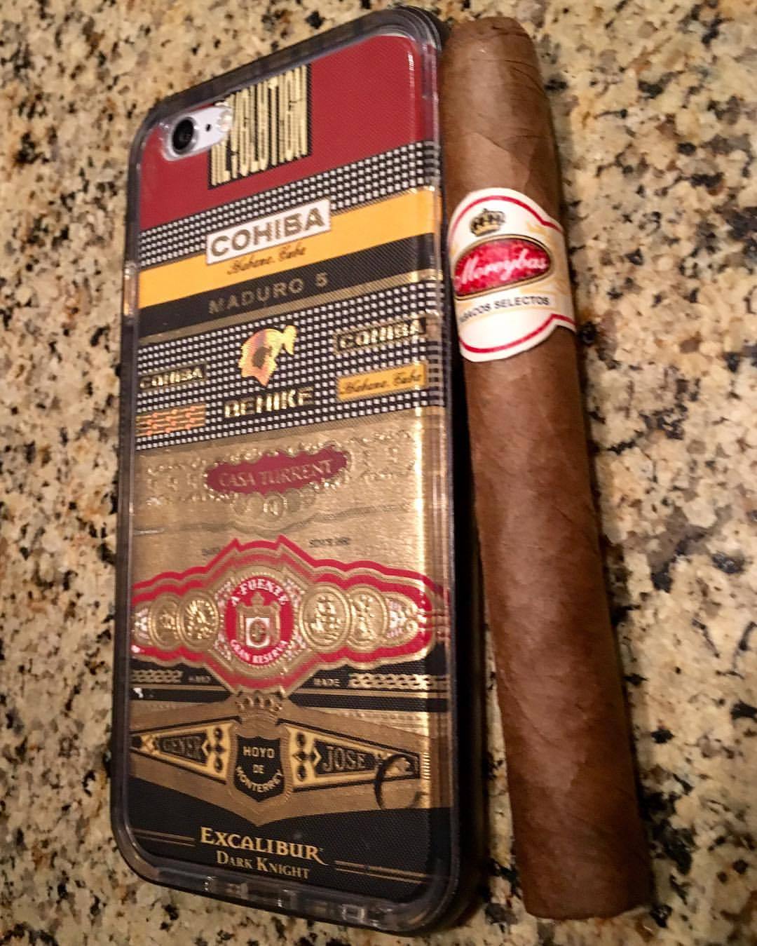 dadyserrano68:
“El último Moreybas #puro #Moreybas #cigarporn #cigarsnob #cigarlover #cigarmagistrate #cigaraficionado
”