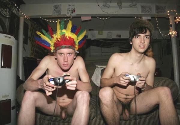 toonsnatural:
“nakedblokes:
“ naked blokes. follow. ask. submit. archive.
”
The first guys hat is……an uncommon choice! :P
More naked gamers
”
They must be playing, Super Smash Bros Melee.