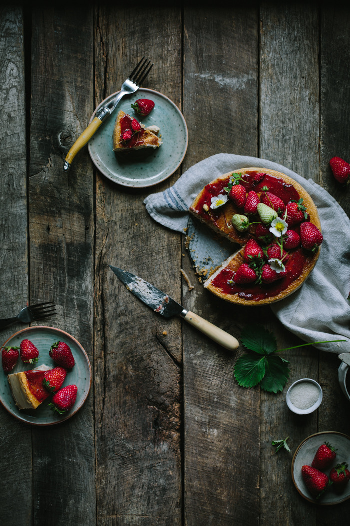 peone:
“  Strawberry Balsamic Creme Fraîche Cheesecake | Adventures in Cooking
”