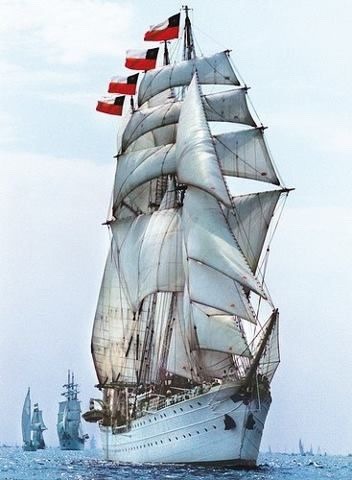 pirates-king:
“Pirates’ King Esmeralda:
Construction began in Cádiz, Spain, in 1946. She was intended to become Spain’s national training ship. During her construction in 1947 the yard in which she was being built suffered catastrophic explosions,...