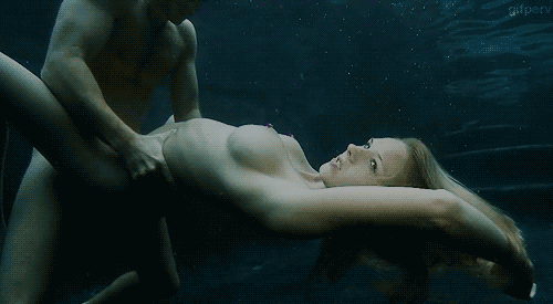 Brave girls love underwater sex!