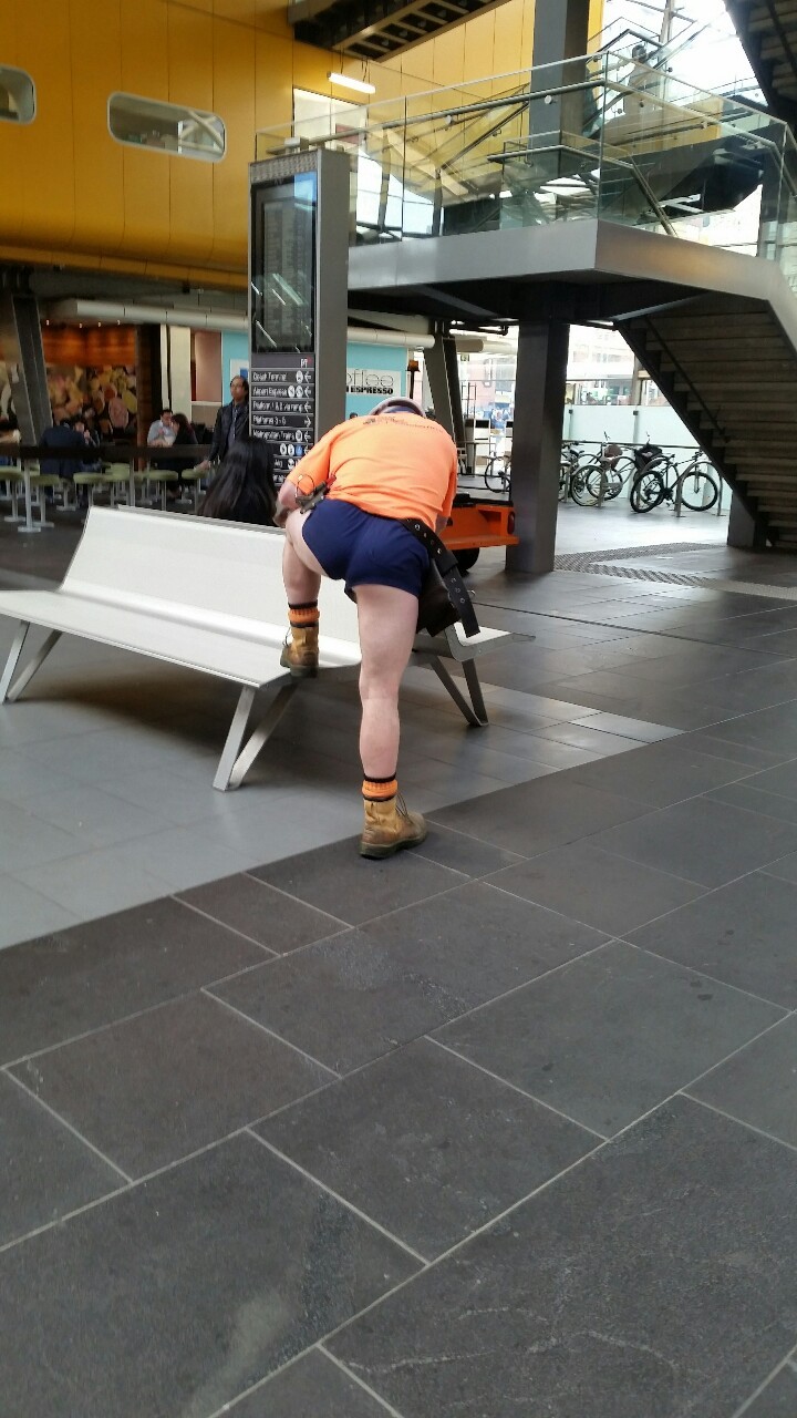 tradiespotter:
“Hot tradie ass spotted in Southern Cross today …. yum
”