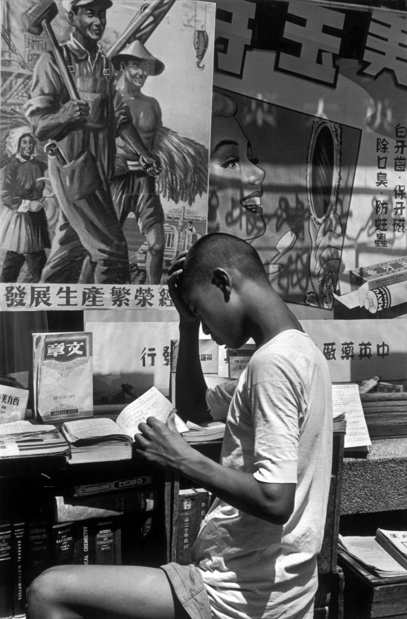 joeinct:
“ Shanghai, Photo by Henri Cartier-Bresson, 1949
”
