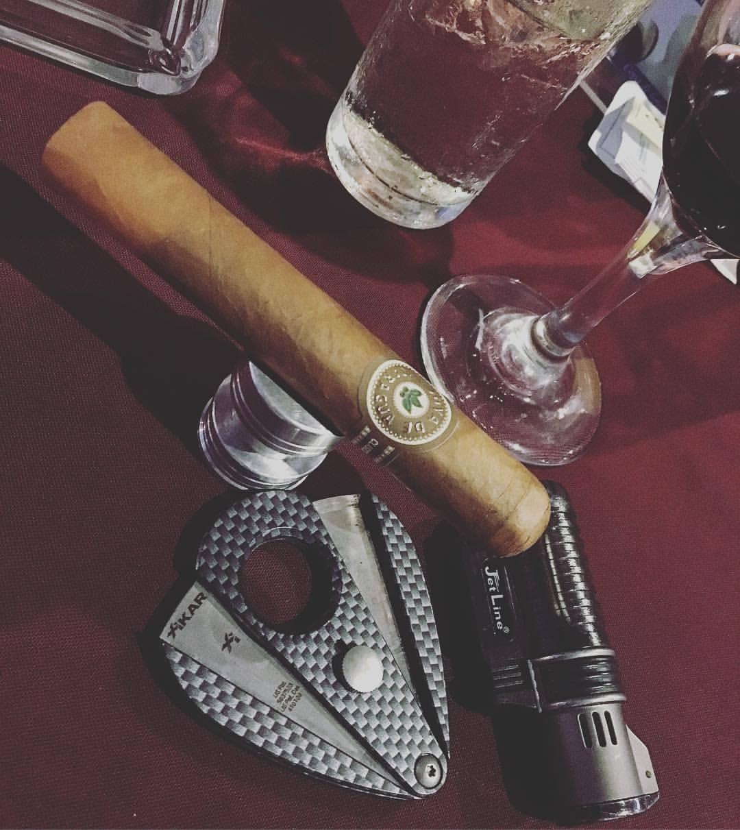 dadyserrano68:
“Joya de Nicaragua robusto, celebrando 8 años del Colegiado #joyadenicaragua #nica #puro #cigarians #cigarmagistrate #cigarporn #cigarlover #cigaraficionado (en Estrella Do Brasil Jalapa Ver.)
”