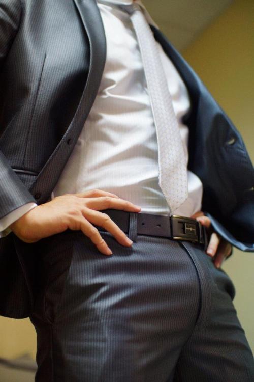 This is one impressive suit bulge