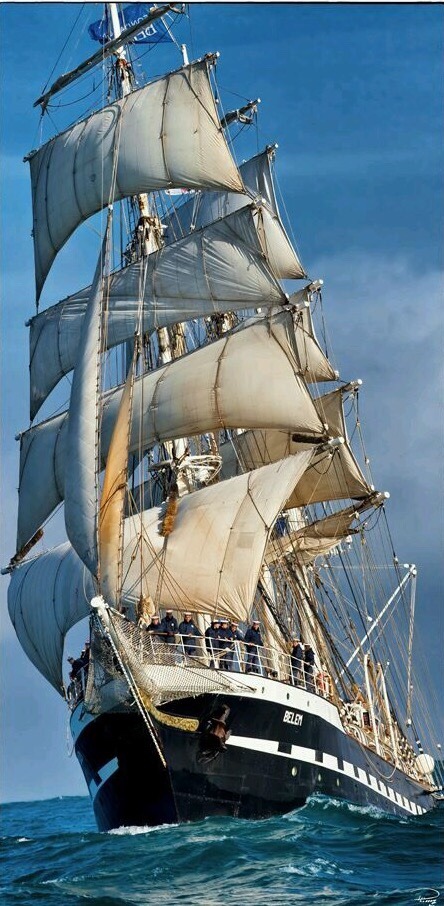 Pirates’ King Belem is a three-masted barque from France. She was originally a cargo ship, transporting sugar from the West Indies, cocoa, and coffee from Brazil and French Guiana to Nantes, France.
Pirates’ King