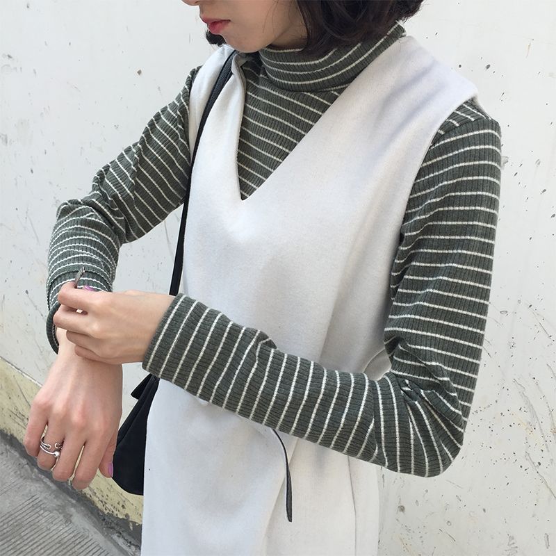 trxnh:
“ Striped Turtleneck Sweater from Lemonbun x use berry for a discount
”