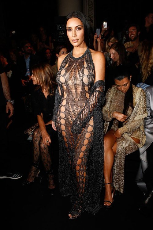 Kim Kardashian gun pint drama during paris fashion week