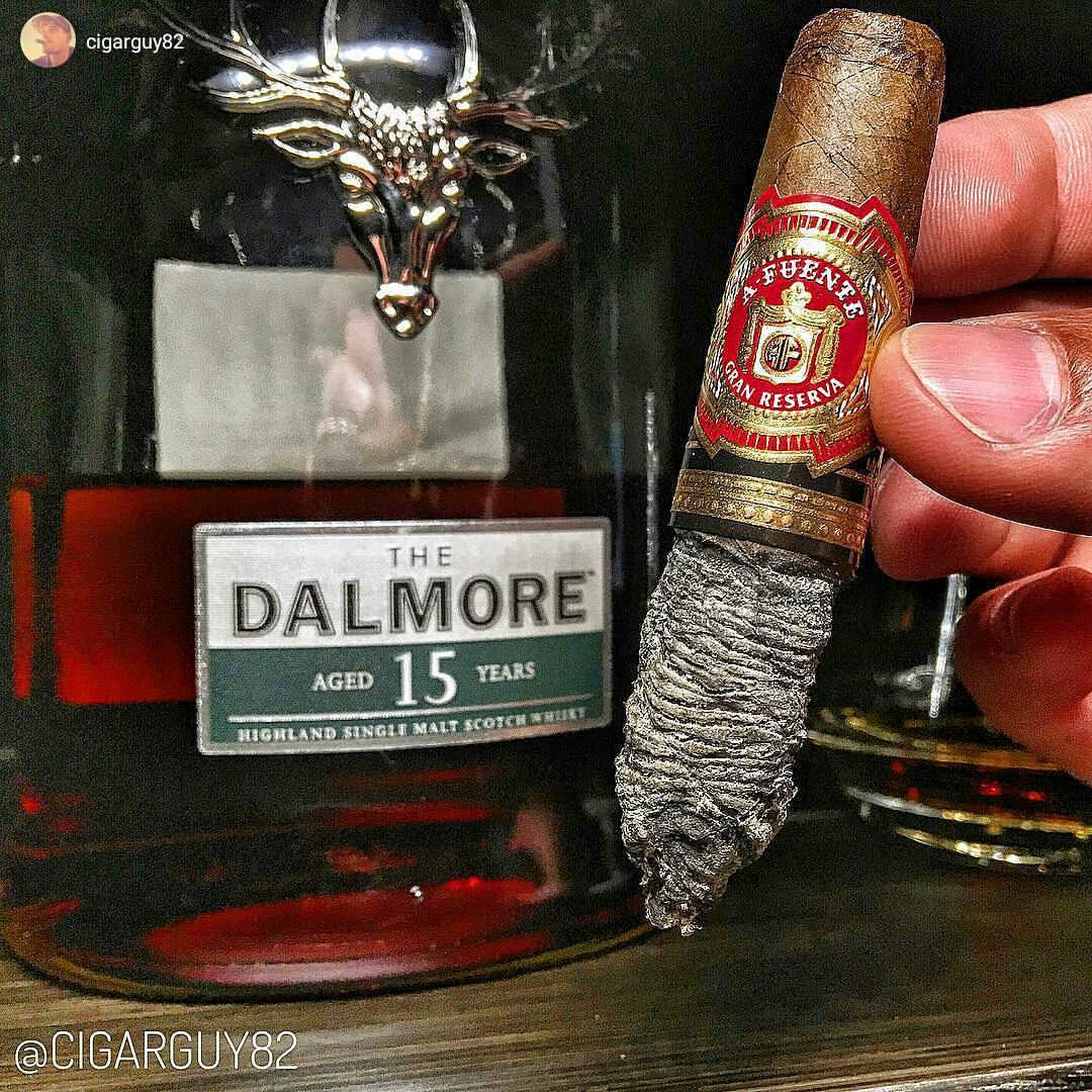 Evening!
#Dalmore
#Repost 📸 from @cigarguy82
WWW.CIGARSANDWHISKEYS.COM
Like 👍, Repost 🔃, Tag 🔖 Follow 👣 Us & Subscribe ✍...