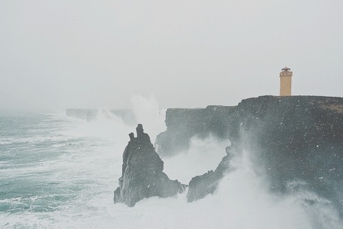Resultado de imagem para tempestades no mar tumblr
